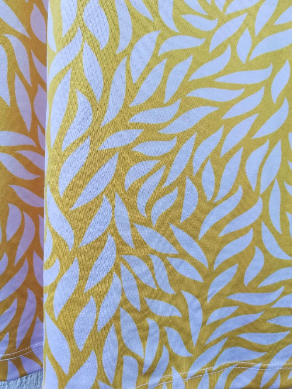 Vloeiende en lichte tuniek Geel met witte bladerenprint maat T.XXL – photo 5